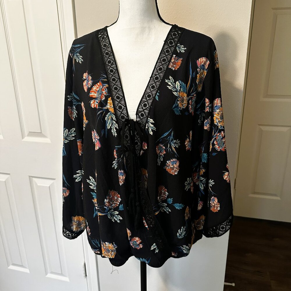 Beautiful boho style floral top - Size 1X